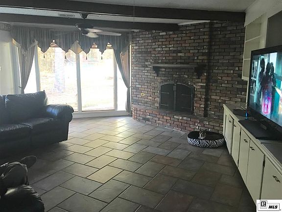 3rd image of 142 Lakeview Park Dr