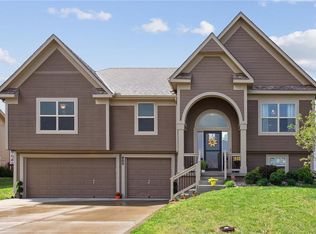 903 Eve Orchid Dr, Greenwood, MO 64034
