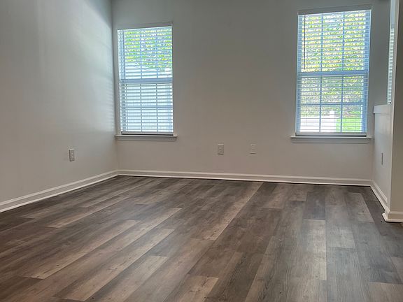 3rd image of 1618 Rockcress Dr