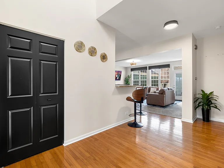 260 Longview Dr — Photo 37