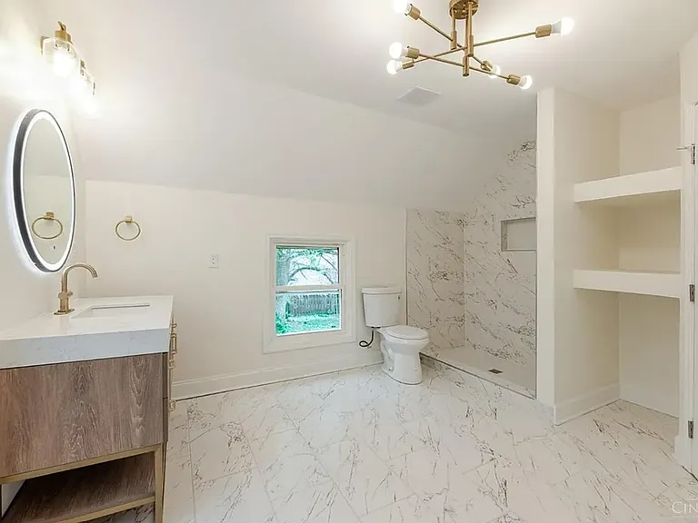 6832 Kenton Ave — Photo 7