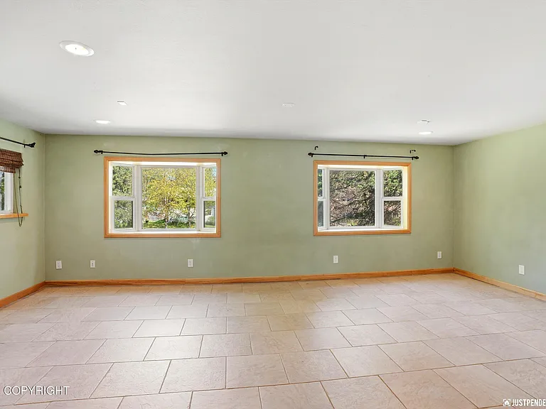 2100 Churchill Dr — Photo 36