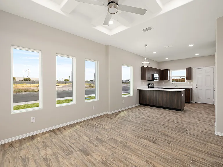 4220 Walnut Ave #2 — Photo 4