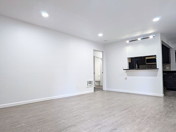 3rd image of 1345 Cabrillo Park Dr APT C9