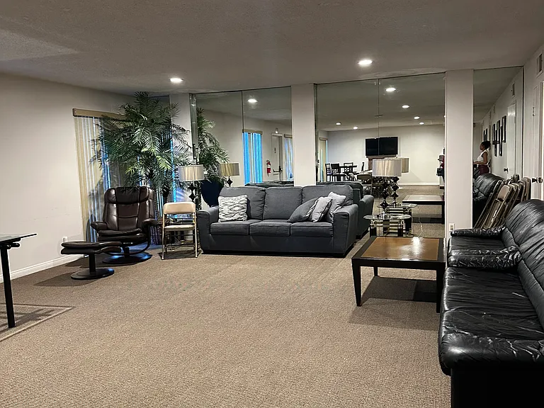 100 S Doheny Dr #923 — Photo 36
