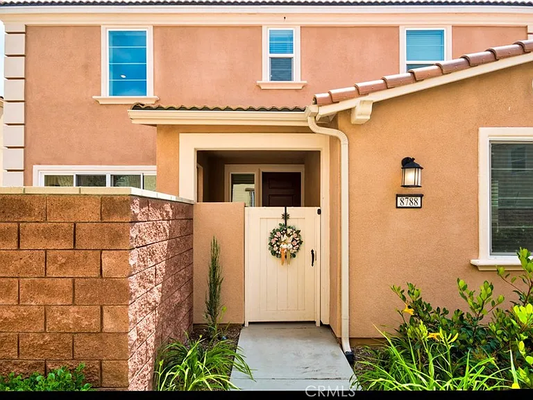 8788 Newview Pl — Photo 1
