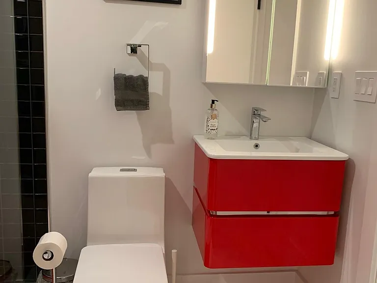 1404 Emerson St NW — Photo 8