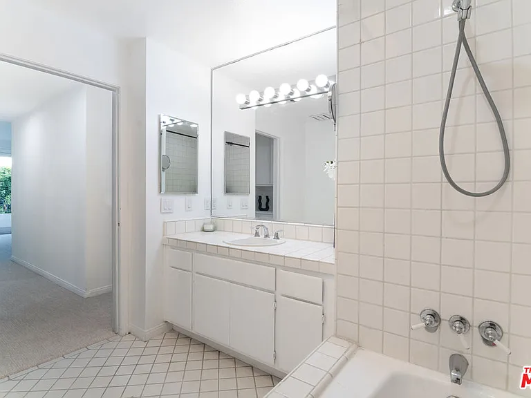 1650 Veteran Ave #306 — Photo 19
