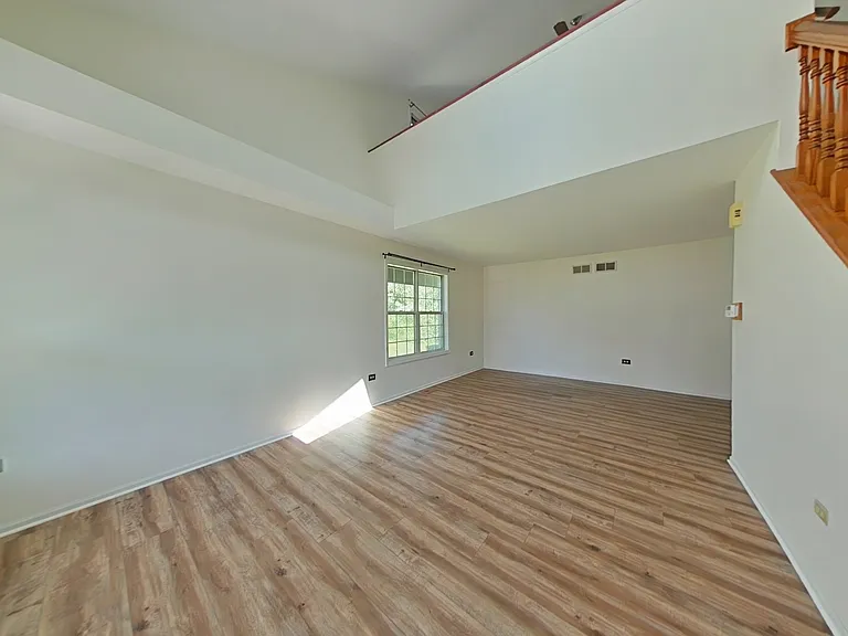 3524 Willowview Ct — Photo 2