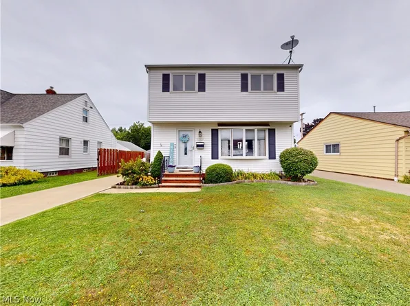 32325 Dickerson Rd, Willowick, OH 44095