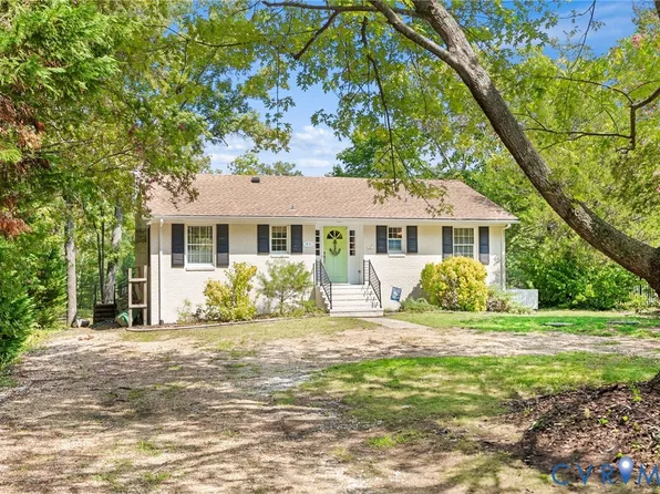 441 Knapp St, Urbanna, VA 23175