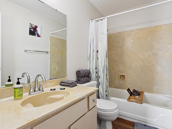 2nd image of 2301 Edenborn Ave APT 606