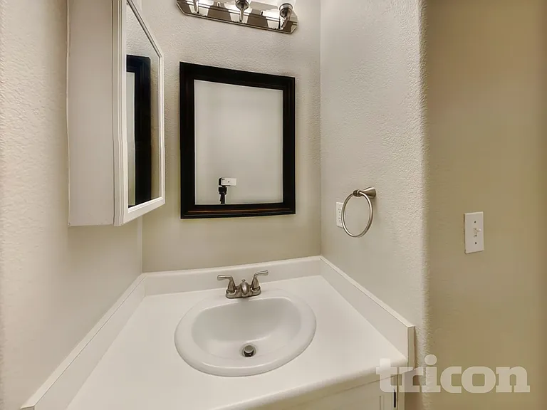 2528 Calico Hearts Ct — Photo 14