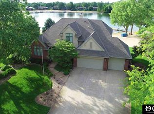 1699 Laguna Dr, Fremont, NE 68025