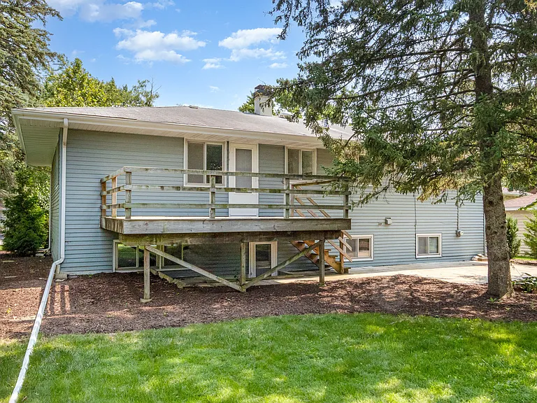 29 Robin Hill Dr — Photo 14
