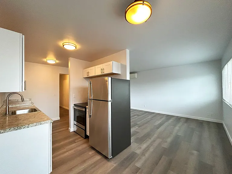 39th Ave Flats — Photo 12
