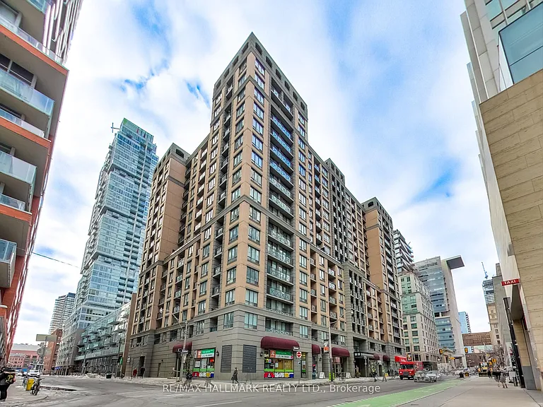 140 Simcoe St #Penthouse 09 — Photo 36