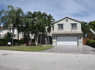 15983 SW 72nd Ter, Miami, FL 33193