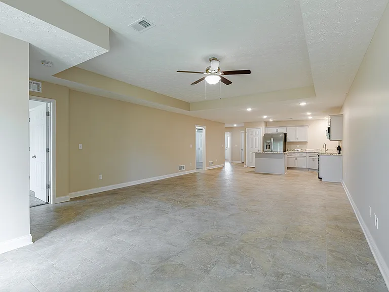 305 Breckinridge Cir — Photo 26
