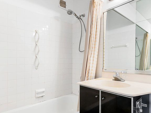 5th image of 344 W 23rd St APT 3E