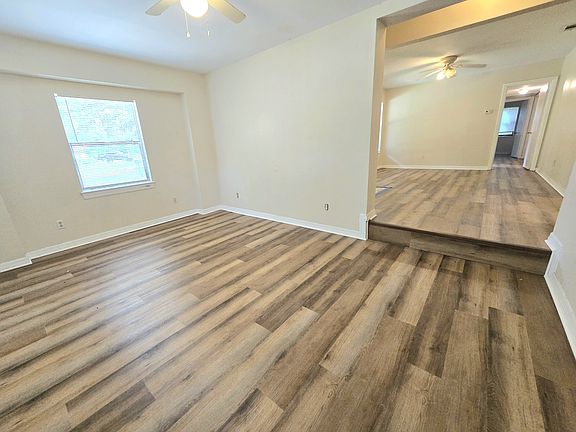 5th image of 909 Springbrook Ave