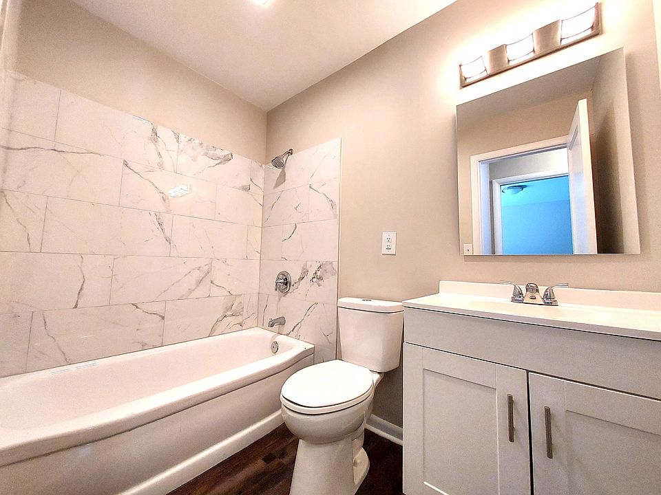 1st image of 2621 N Hanssler Ct