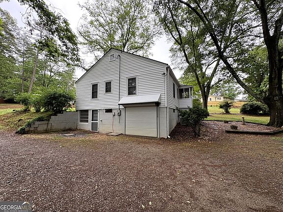 4th image of 1391 Enota Ave NE