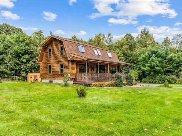 48 Taft St, Upton, MA 01568