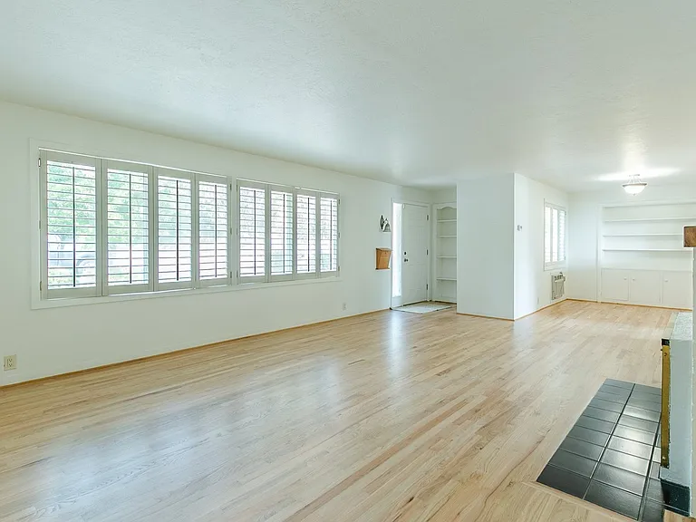 2315 Charnelton St — Photo 15