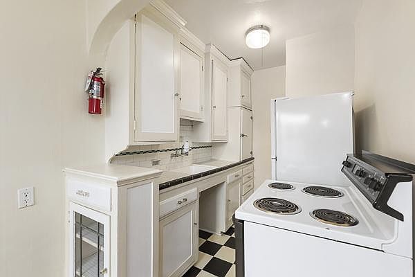 1st image of 503 1st Ave W #9pn79p4t0