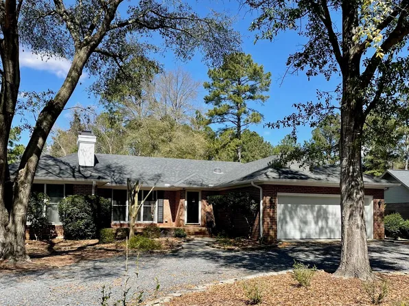 260 Saint Andrews Dr, Pinehurst, NC 28374