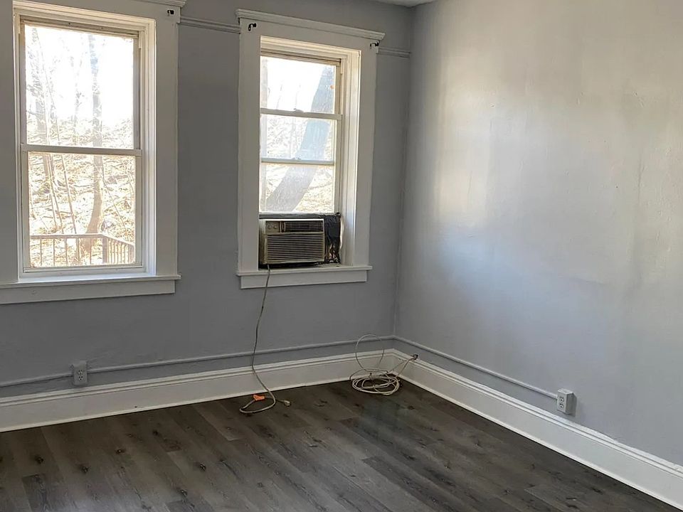 2nd image of 18 Vreeland Ave APT 4
