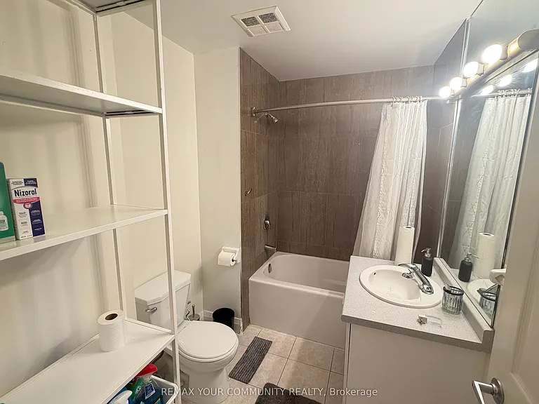 8 Wellesley St E #705 — Photo 11