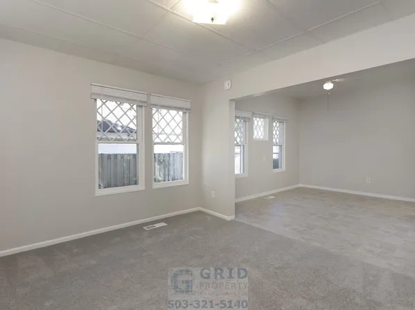 6827 SE Mitchell Ct, Portland, OR 97206