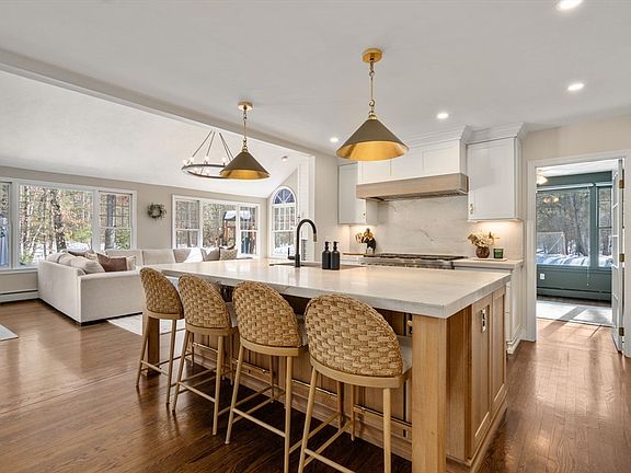 4th image of 17 Boyden Rd