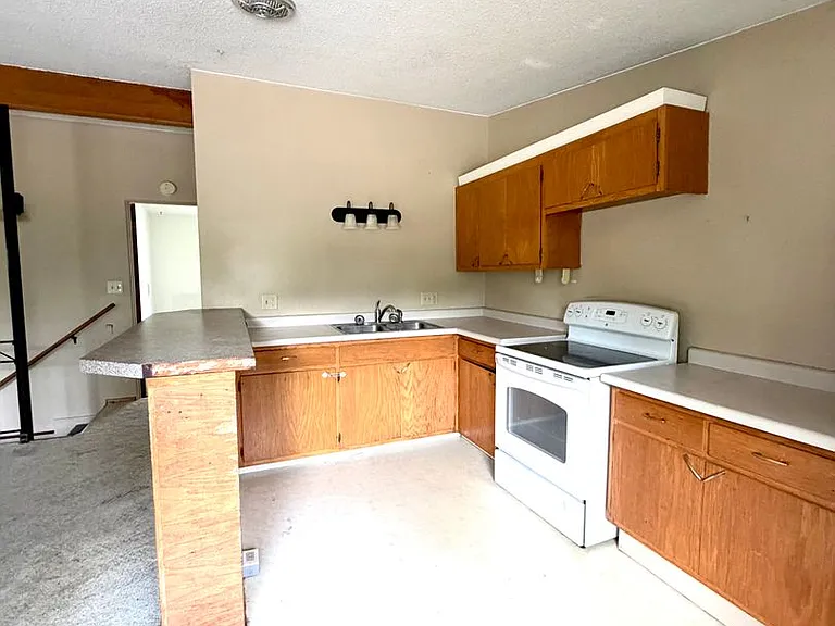 1020 E Kimberly Ave — Photo 8