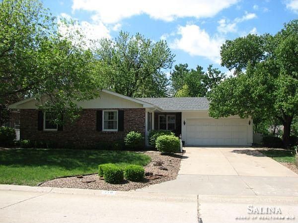 1st image of 110 S Estates Dr
