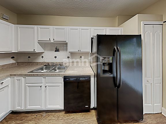 3rd image of 18101 Birdwater Dr