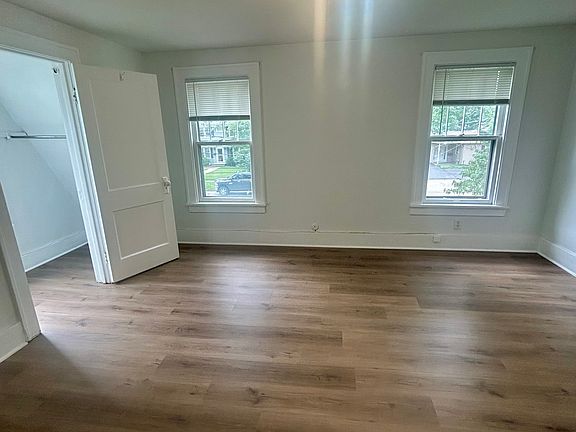 4th image of 957 Vassar Dr Unit 2