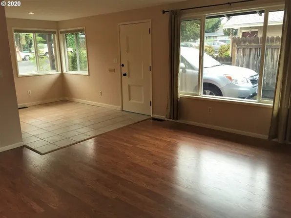 4507 SE Harrison St #1, Portland, OR 97222