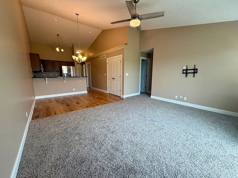 3136 King Ridge Blvd — Photo 2