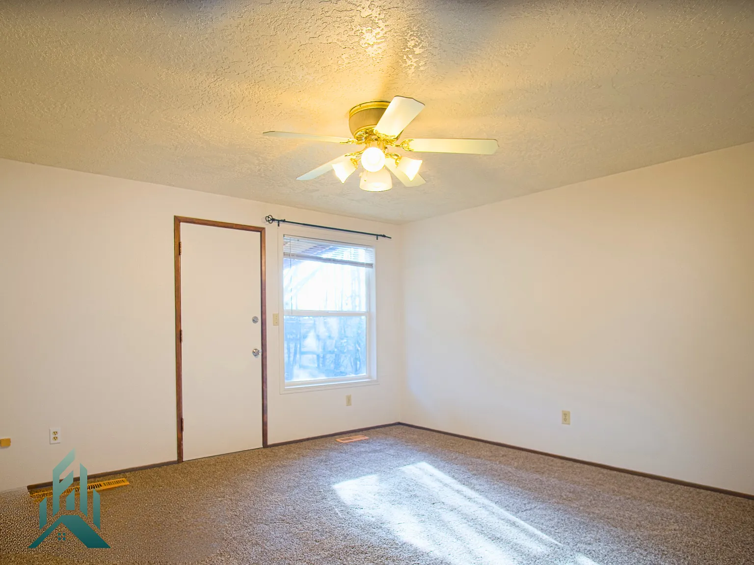 2 bed, 890 sqft, $1,435 — Photo 2