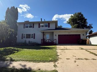 2007 Winchester Dr, Freeport, IL 61032