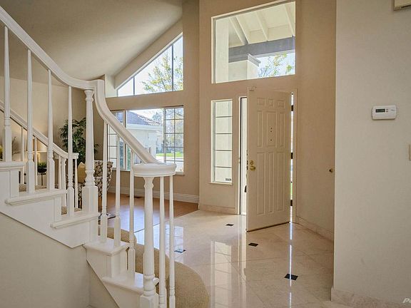 864 Beaver Ct Fremont CA 94539-large-003-Entryway-1499x1000-72dpi