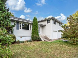 38 Portage Rd, West Hartford, CT 06117