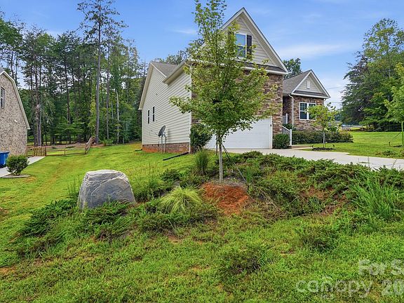 2nd image of 8149 Long Island Rd
