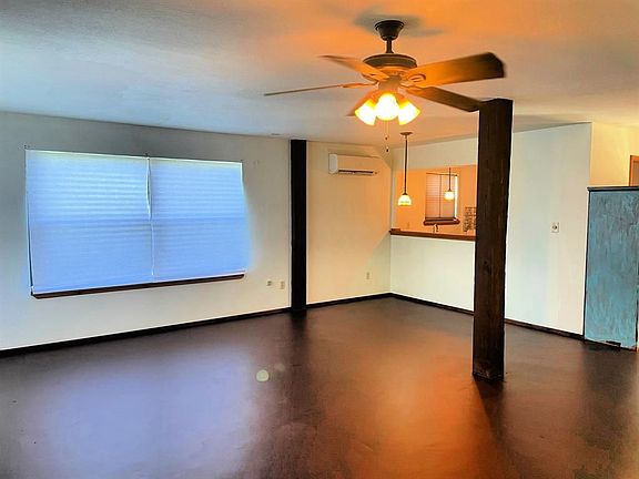 5th image of 1472 Lakeside Dr