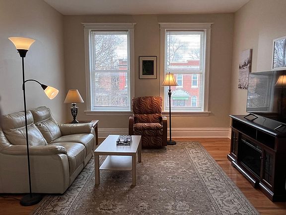 4th image of 4450 Oakland Ave #1A