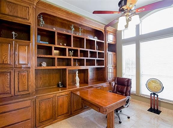 3rd image of 5611 Overton Dr