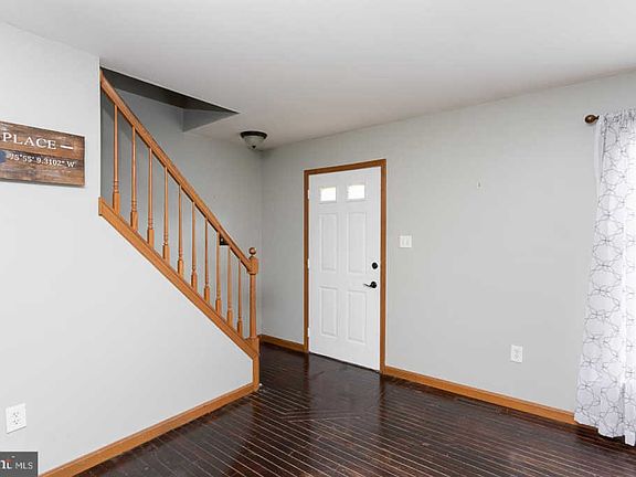 3rd image of 413 W 5th Ave